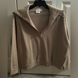 EUC Fleece V-Neck Sweatshirt. Size 00.
